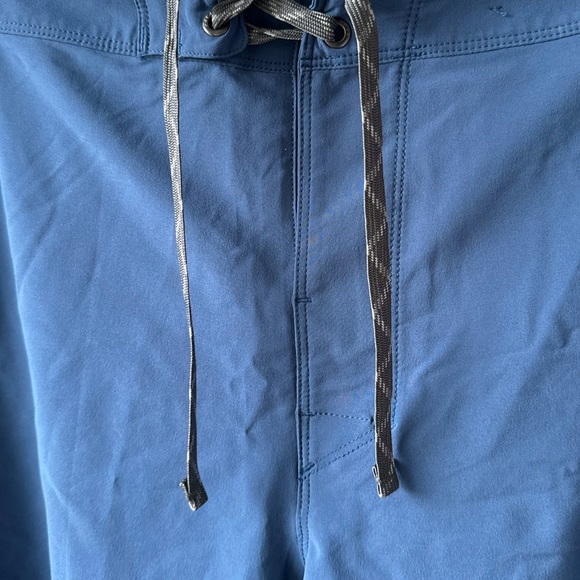 Patagonia Mens 40 Blue Hydropeak 10" Inseam Swim Trunks - Picture 15 of 16